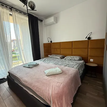 Azur Retreat Design Апартаменти Святі Костянтин і Олена