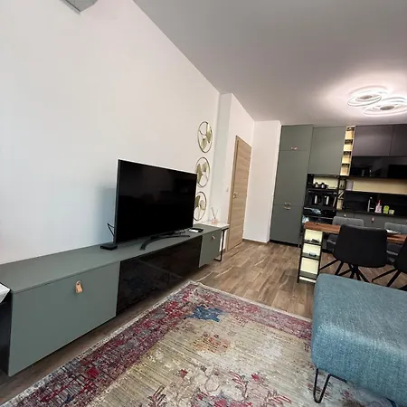 Azur Retreat Design شقة سينتس قسطنطين وهيلينا